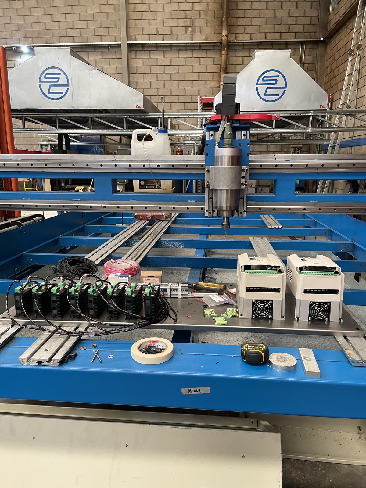 Tablas y utensilios de madera producidos con CNC